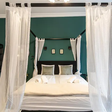80 Sqm, 3 Bedrooms, 2 Bathrooms, New アパート