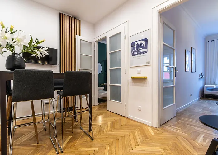 Διαμέρισμα 80 Sqm, 3 Bedrooms, 2 Bathrooms, New *
