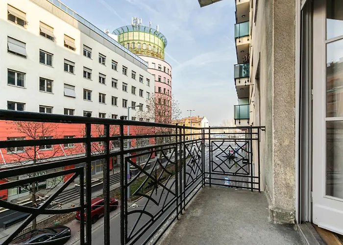 80 Sqm, 3 Bedrooms, 2 Bathrooms, New *