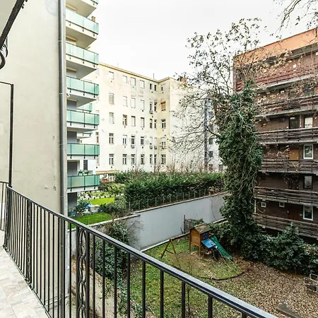 80 Sqm, 3 Bedrooms, 2 Bathrooms, New Apartamento Budapeste