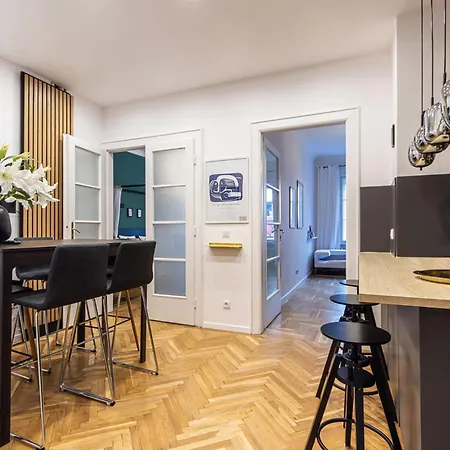 80 Sqm, 3 Bedrooms, 2 Bathrooms, New Budapeste