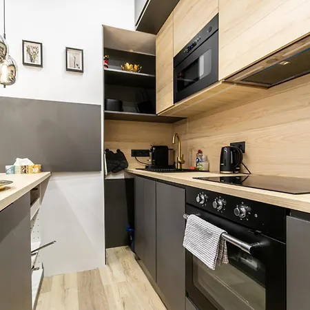 80 Sqm, 3 Bedrooms, 2 Bathrooms, New Budapeste